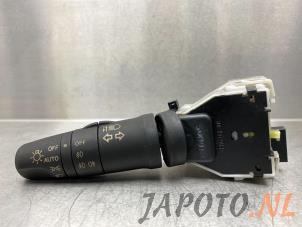 Używane Przelacznik swiatel Nissan NV 200 Evalia (M20M) 1.6 16V Cena € 39,95 Procedura marży oferowane przez Japoto Parts B.V.