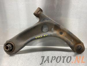 Usagé Bras de suspension bas avant droit Toyota Aygo (B10) 1.0 12V VVT-i Prix € 34,95 Règlement à la marge proposé par Japoto Parts B.V.