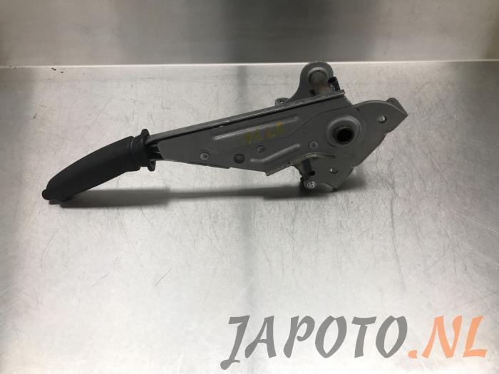 Używane Dzwignia hamulca postojowego Toyota Land Cruiser (J15) 3.0 D-4D-F 16V Van Cena € 44,41 Z VAT oferowane przez Japoto Parts B.V.