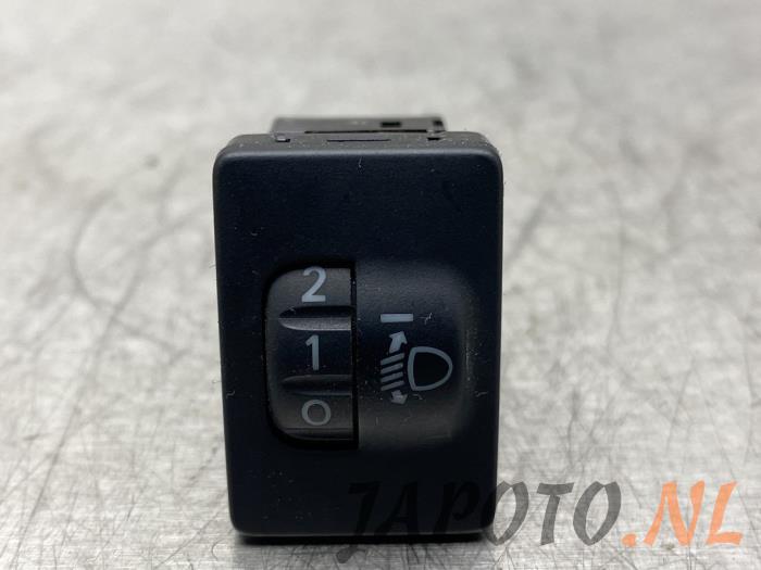 Używane Przelacznik reflektora LHV Toyota Land Cruiser (J15) 3.0 D-4D-F 16V Van Cena € 25,35 Z VAT oferowane przez Japoto Parts B.V.