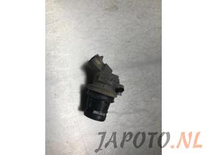 Used Rear screen washer pump Toyota Land Cruiser (J15) 3.0 D-4D-F 16V Van Price € 24,14 Inclusive VAT offered by Japoto Parts B.V.
