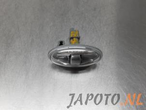 Used Indicator lens, front left Toyota Aygo (B40) 1.0 12V VVT-i Price € 7,00 Margin scheme offered by Japoto Parts B.V.