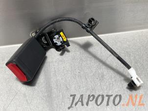 Usagé Insertion ceinture de sécurité arrière gauche Hyundai i10 (B5) 1.0 12V Prix € 14,95 Règlement à la marge proposé par Japoto Parts B.V.