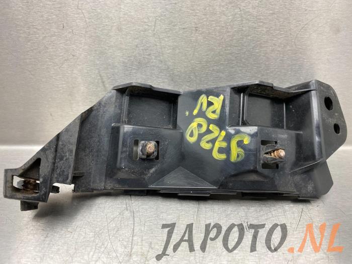 Front bumper bracket, right from a Suzuki SX4 (EY/GY) 1.6 16V VVT Comfort,Exclusive Autom. 2009