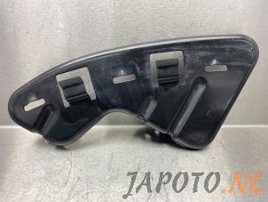 Used Front bumper bracket, left Kia Sportage (SL) 1.6 GDI 16V 4x2 Price € 19,95 Margin scheme offered by Japoto Parts B.V.