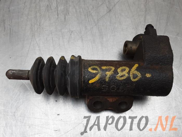 Clutch slave cylinder from a Kia Sportage (SL) 1.6 GDI 16V 4x2 2015