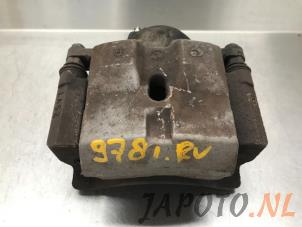 Used Front brake calliper, right Toyota Prius (ZVW3) 1.8 16V Price € 49,95 Margin scheme offered by Japoto Parts B.V.