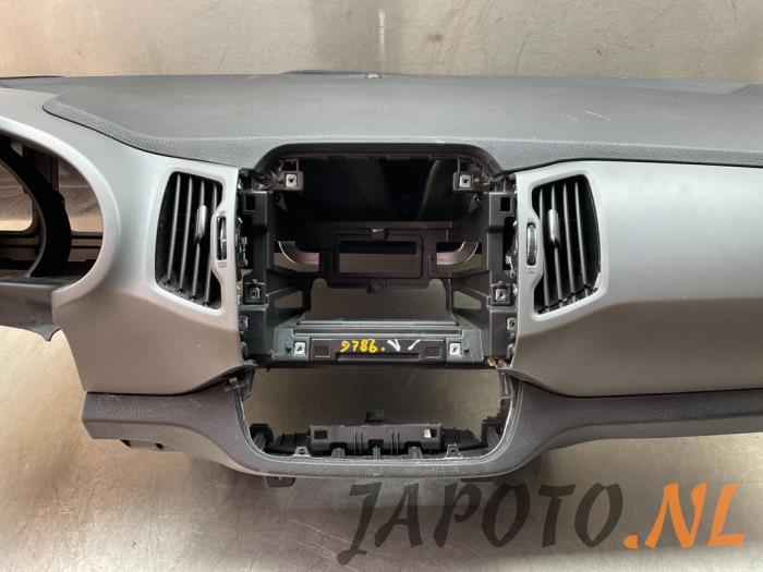 Right airbag (dashboard) from a Kia Sportage (SL) 1.6 GDI 16V 4x2 2015