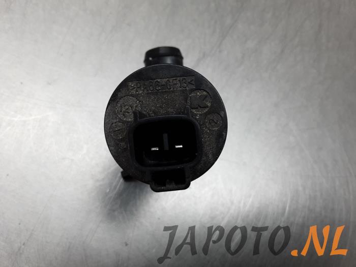 Pompa spryskiwacza tyl z Toyota Aygo (B40) 1.0 12V VVT-i 2018