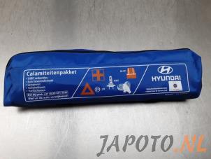 Used First aid kit Hyundai iX20 (JC) 1.4i 16V Price € 14,95 Margin scheme offered by Japoto Parts B.V.
