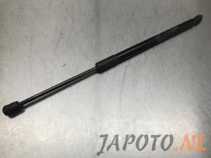 Used Rear gas strut, right Hyundai iX20 (JC) 1.4i 16V Price € 14,95 Margin scheme offered by Japoto Parts B.V.