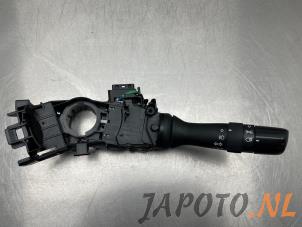 Usagé Commodo phare Toyota Aygo (B40) 1.0 12V VVT-i Prix € 34,99 Règlement à la marge proposé par Japoto Parts B.V.