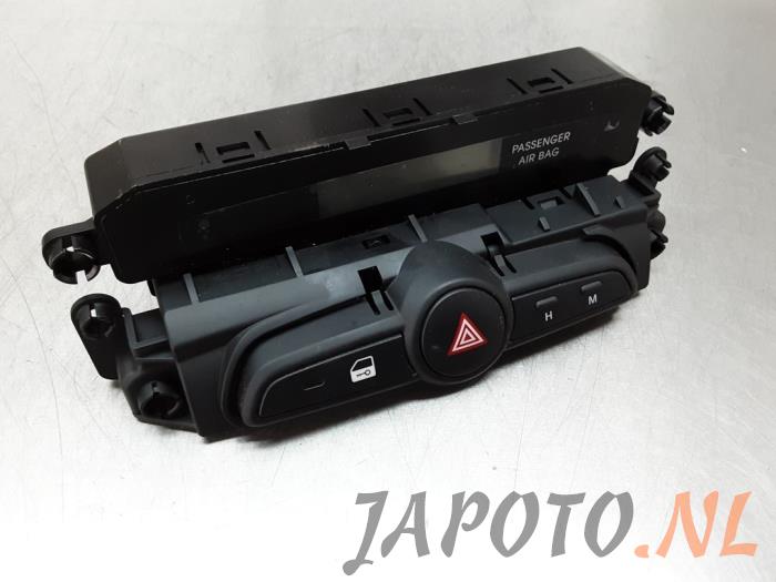 Begagnade Innerdisplay Hyundai iX20 (JC) 1.4i 16V Pris € 26,20 Marginaltabell erbjuds av Japoto Parts B.V.