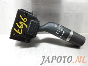 Usados Interruptor de limpiaparabrisas Mazda 3 (BL12/BLA2/BLB2) 1.6i MZR 16V Precio € 29,99 Norma de margen ofrecido por Japoto Parts B.V.
