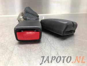 Used Rear seatbelt buckle, left Mazda 3 (BL12/BLA2/BLB2) 1.6i MZR 16V Price € 14,95 Margin scheme offered by Japoto Parts B.V.