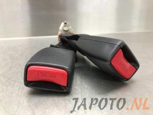 Gebrauchte Sicherheitsgurt Schließe rechts hinten Mazda 3 (BL12/BLA2/BLB2) 1.6i MZR 16V Preis € 19,95 Margenregelung angeboten von Japoto Parts B.V.