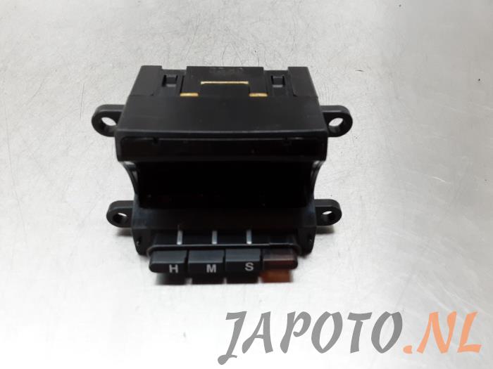 Begagnade Klocka Ssang Yong Rexton 2.7 Xdi RX/RJ 270 16V Pris € 15,70 Marginaltabell erbjuds av Japoto Parts B.V.