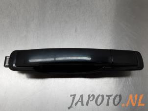 Used Rear door handle 4-door, left Ssang Yong Rexton 2.7 Xdi RX/RJ 270 16V Price € 14,99 Margin scheme offered by Japoto Parts B.V.