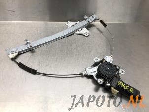 Usagé Mécanique vitre 2portes avant droite Hyundai Accent 1.5i 16V Prix € 34,95 Règlement à la marge proposé par Japoto Parts B.V.