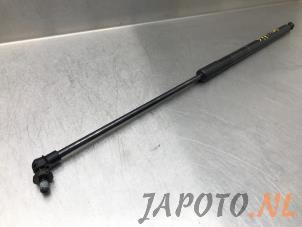 Used Rear gas strut, left Toyota Aygo (B40) 1.0 12V VVT-i Price € 9,95 Margin scheme offered by Japoto Parts B.V.