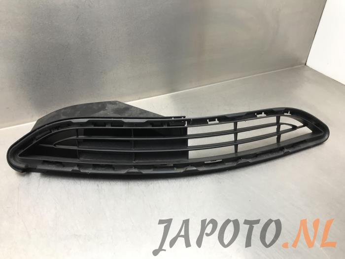 Używane Grill Toyota Aygo (B40) 1.0 12V VVT-i Cena € 36,70 Procedura marży oferowane przez Japoto Parts B.V.