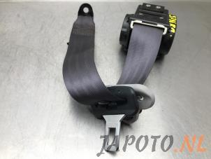 Used Rear seatbelt, right Kia Sportage (JE) 2.7 V6 24V 4x4 Price € 34,95 Margin scheme offered by Japoto Parts B.V.