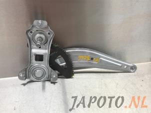 Używane Mechanizm szyby lewej tylnej wersja 4-drzwiowa Kia Picanto (TA) 1.0 12V Cena € 29,95 Procedura marży oferowane przez Japoto Parts B.V.