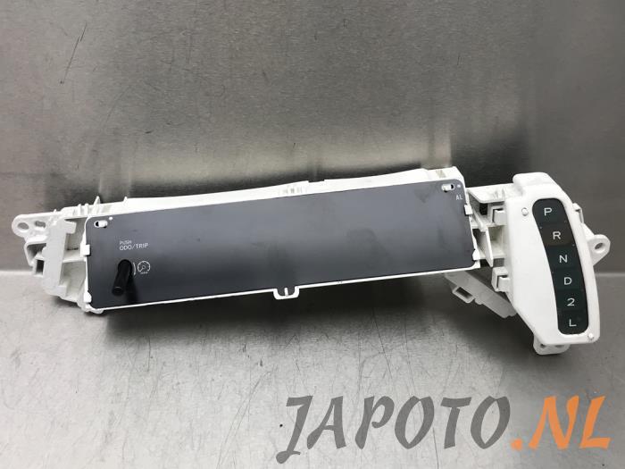 Używane Zegar Toyota Previa (R3) 2.4i 16V VVT-i Cena € 36,70 Procedura marży oferowane przez Japoto Parts B.V.