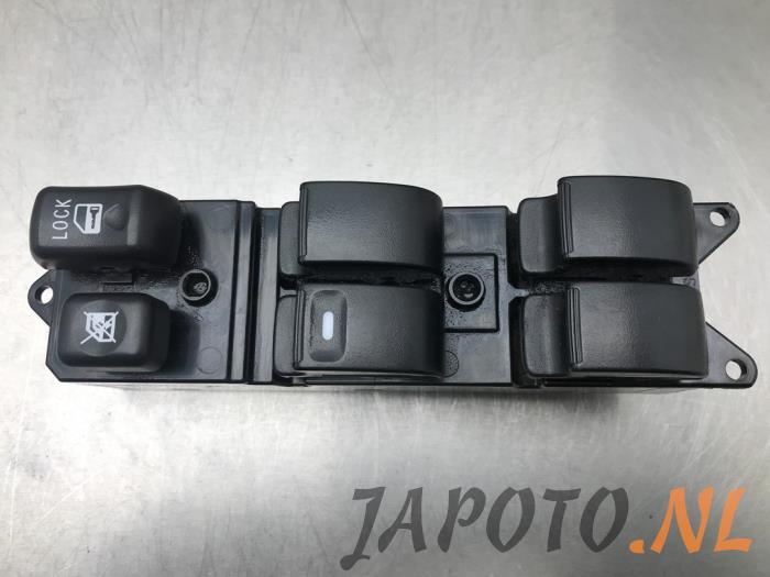 Usados Interruptor combinado de ventanillas Mitsubishi Lancer Sports Sedan (CY/CZ) 1.8 MIVEC 16V Precio € 26,20 Norma de margen ofrecido por Japoto Parts B.V.