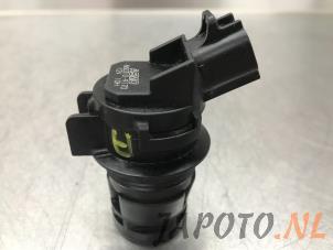 Używane Pompa spryskiwacza tyl Daihatsu Materia 1.3 16V Cena € 19,95 Procedura marży oferowane przez Japoto Parts B.V.