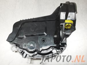 Usagé Serrure arrière gauche Honda Jazz (GK) 1.5 VTEC 16V Prix € 74,95 Règlement à la marge proposé par Japoto Parts B.V.