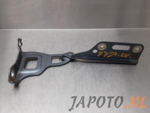 Usagé Charnière de capot Honda Jazz (GK) 1.5 VTEC 16V Prix € 24,95 Règlement à la marge proposé par Japoto Parts B.V.