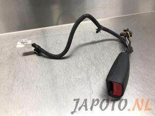 Gebrauchte Sicherheitsgurt Schließe links vorne Kia Rio III (UB) 1.2 CVVT 16V Preis € 19,95 Margenregelung angeboten von Japoto Parts B.V.