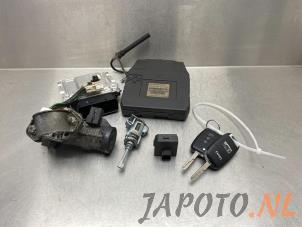 Used Ignition lock + computer Kia Venga 1.6 CVVT 16V Price € 174,95 Margin scheme offered by Japoto Parts B.V.