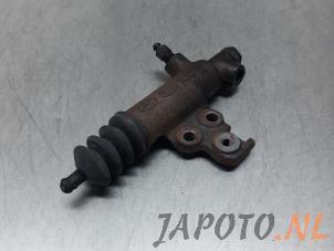 Used Clutch slave cylinder Kia Rio III (UB) 1.2 CVVT 16V Price € 24,95 Margin scheme offered by Japoto Parts B.V.