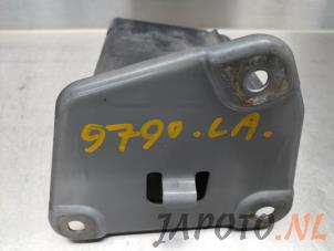 Used Rear bumper bracket, left Honda Jazz (GK) 1.5 VTEC 16V Price € 15,00 Margin scheme offered by Japoto Parts B.V.
