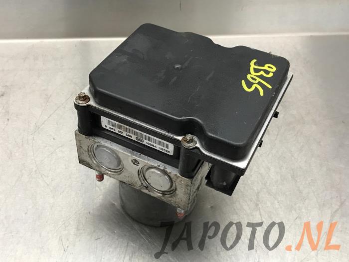 Używane Pompa ABS Toyota Verso 2.0 16V D-4D-F Cena € 190,51 Z VAT oferowane przez Japoto Parts B.V.