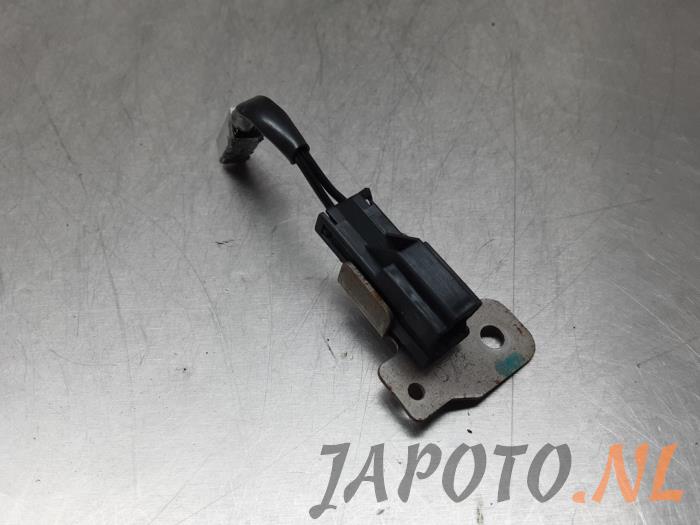 Begagnade Innetemperatursensor Mitsubishi Pajero Canvas Top (V6/7) 3.2 DI-D 16V Pris € 15,70 Marginaltabell erbjuds av Japoto Parts B.V.