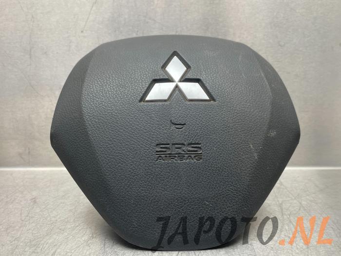 Left airbag (steering wheel) from a Mitsubishi Outlander (GF/GG) 2.0 16V PHEV 4x4 2014