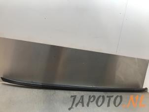 Gebrauchte Dachreling links Mitsubishi Outlander (GF/GG) 2.0 16V PHEV 4x4 Preis € 74,99 Margenregelung angeboten von Japoto Parts B.V.