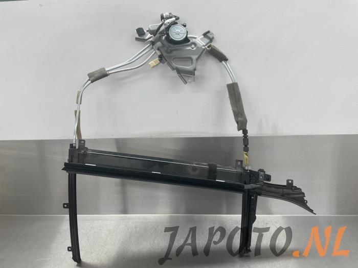 Używane Roleta prawa Lexus LS (F4) 460 4.6 32V VVT-i Cena € 104,95 Procedura marży oferowane przez Japoto Parts B.V.