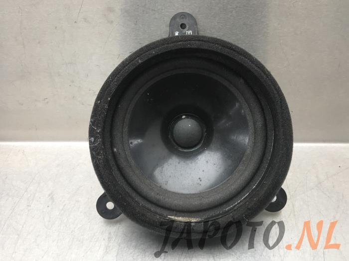 Używane Glosnik Subaru Forester (SH) 2.0D Cena € 26,20 Procedura marży oferowane przez Japoto Parts B.V.