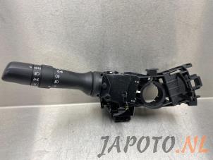 Używane Przelacznik swiatel Toyota Auris (E15) 1.8 16V HSD Full Hybrid Cena € 34,95 Procedura marży oferowane przez Japoto Parts B.V.