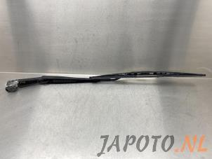 Used Front wiper arm Isuzu D-Max (TFR/TFS) 2.5 D Twin Turbo Price € 30,19 Inclusive VAT offered by Japoto Parts B.V.