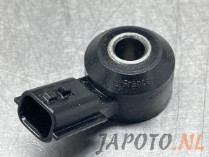 Usados Sensor de golpeteo Nissan Qashqai (J11) 1.2 DIG-T 16V Precio € 12,95 Norma de margen ofrecido por Japoto Parts B.V.