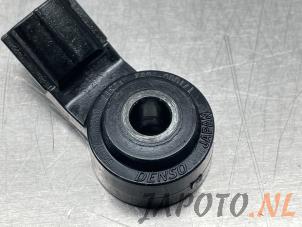 Klopfsensor van een Lexus IS (E3) 300h 2.5 16V 2013