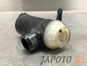 Used Windscreen washer pump Subaru Forester (SH) 2.0D Price € 19,95 Margin scheme offered by Japoto Parts B.V.