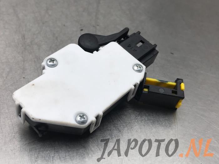 clutch-switch-nissan-qashqai-1-6-dig-t-163-16v-8200666173