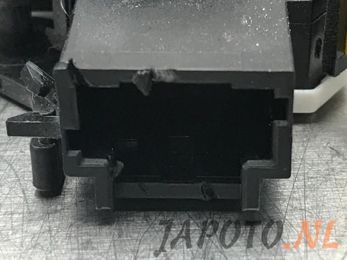 clutch-switch-nissan-qashqai-1-6-dig-t-163-16v-8200666173