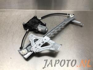 Usagé Mécanique vitre 4portes avant gauche Toyota Aygo (B40) 1.0 12V VVT-i Prix € 49,95 Règlement à la marge proposé par Japoto Parts B.V.